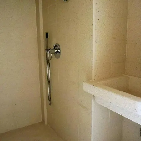 A Laura Lazzaroti Apartment *